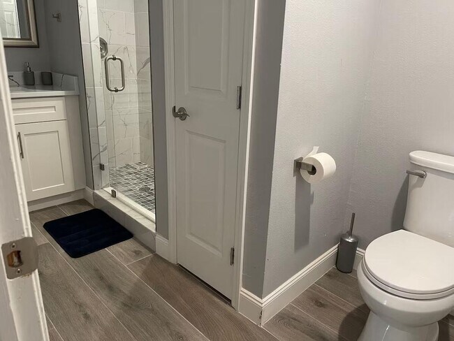 Building Photo - 4 Bed/2 Bath Waterfront Paradise with Pool, Dock & Gulf Access in Baileys Bluff