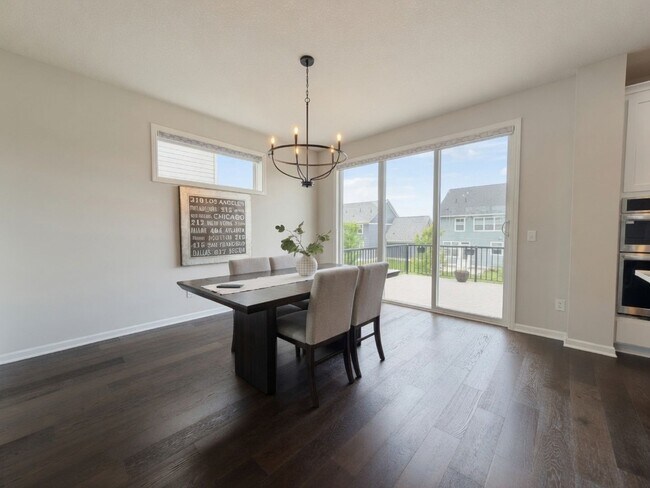 Building Photo - Gorgeous 3bed 3bath Home, Nestled in The Desirable Harvest West Neighborhood of Chaska