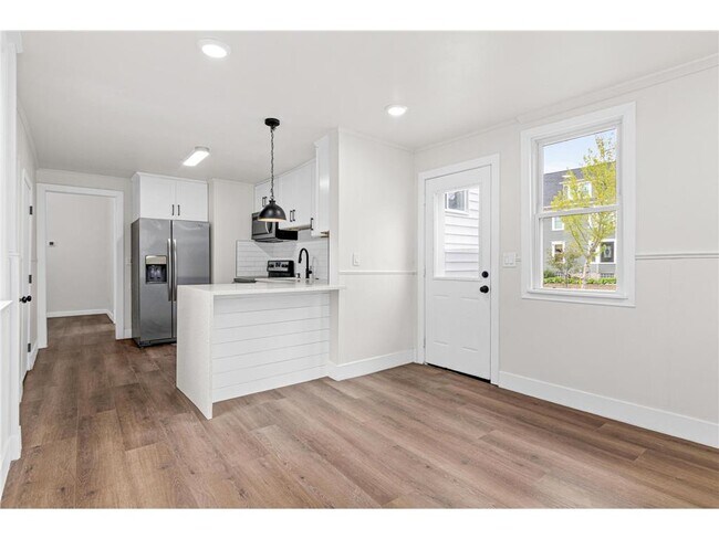 Building Photo - 3401 Pillsbury Ave