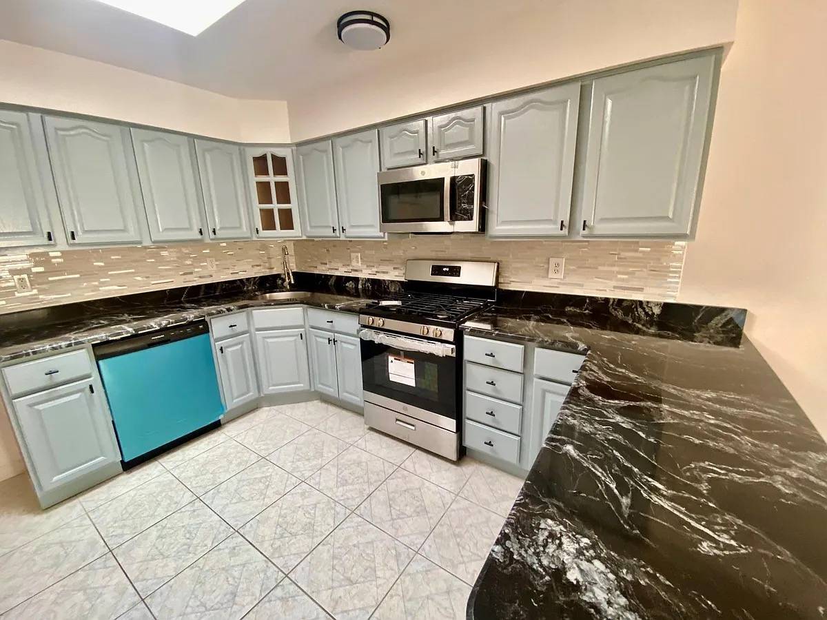 Building Photo - 1208 44th St