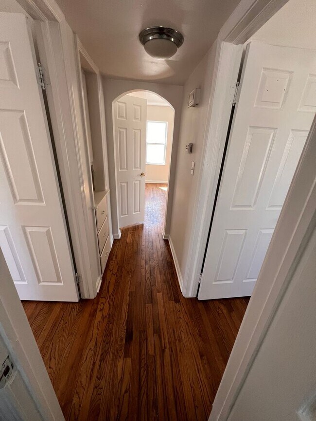 Building Photo - Fully Remodeled 3-Bedroom Home in Dearborn Heights — Great Location, Ready for You