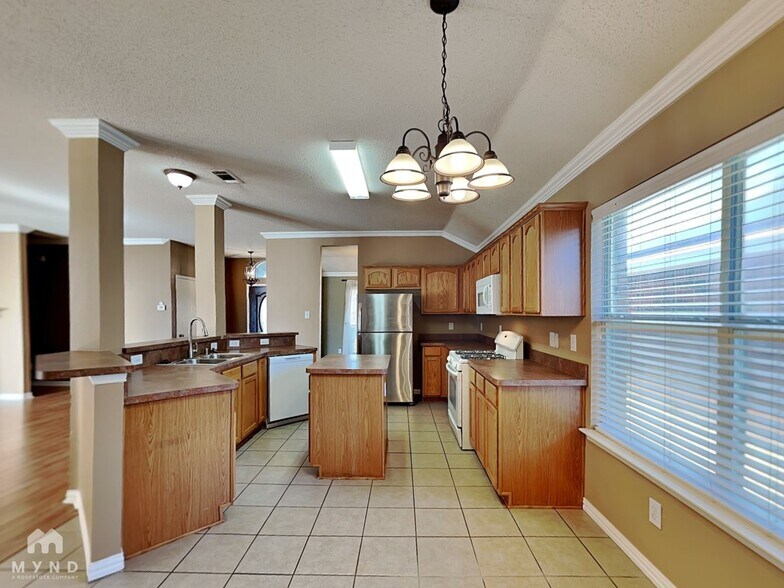 Building Photo - 5505 Stonemoss Dr