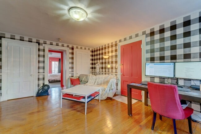 Building Photo - 40 Trumbull St