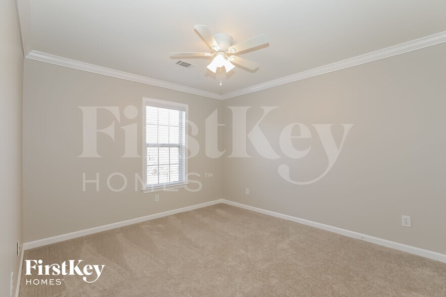 Building Photo - 2127 Mitford Ct