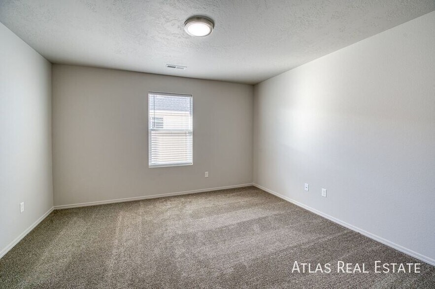 Building Photo - 12713 Lignite Dr