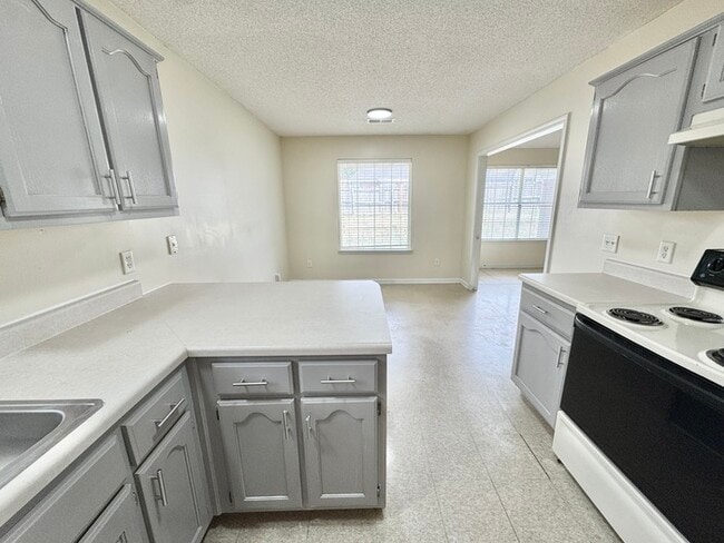Building Photo - 1468 S Goodlett Grove Cove