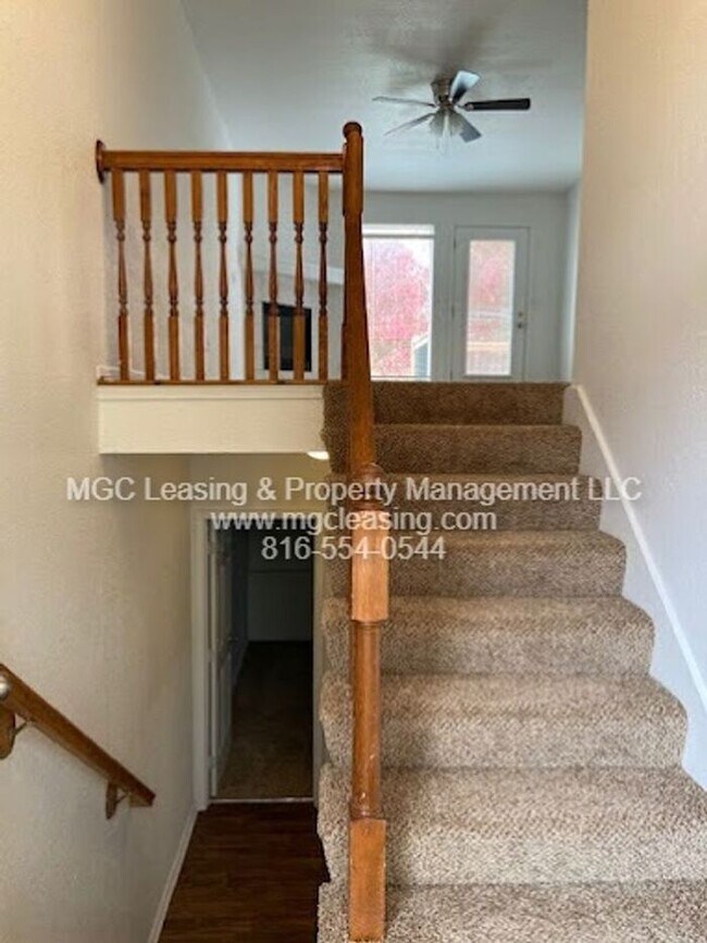 Building Photo - Everyday Comfort in Creekwood Park Townhom...