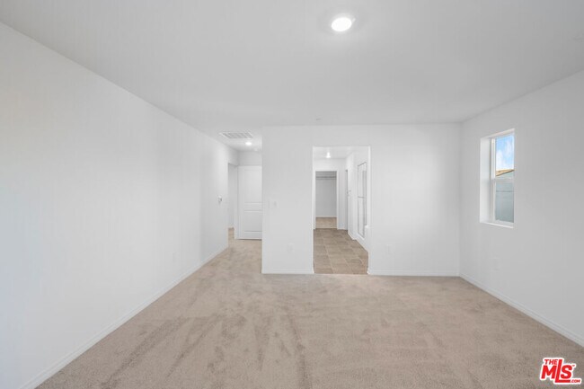Building Photo - 2311 Blue Elm Rd