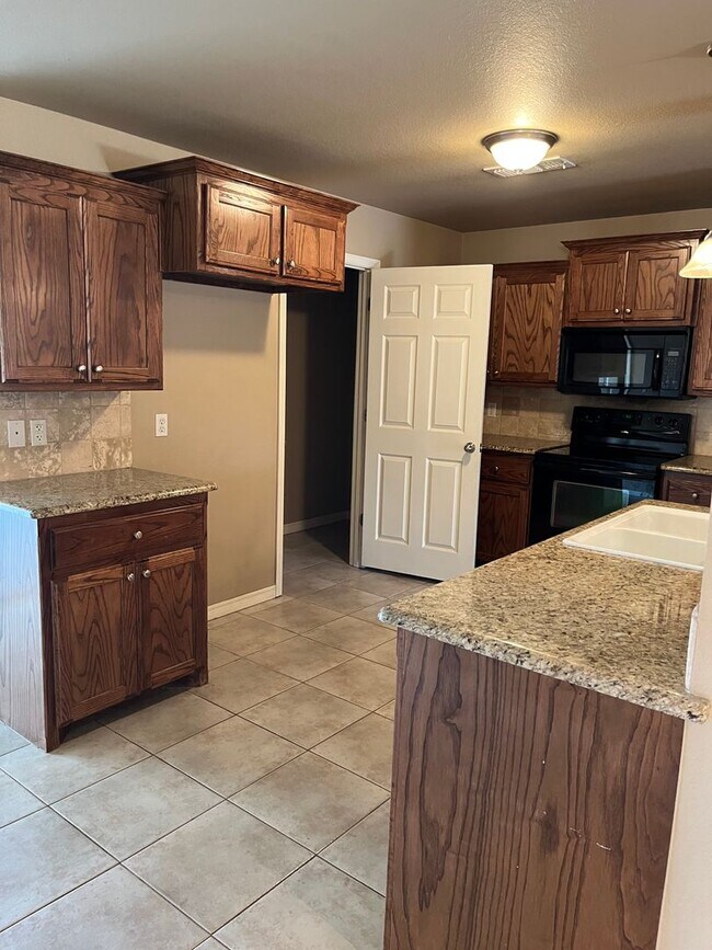 Building Photo - 2800 Steve's Way