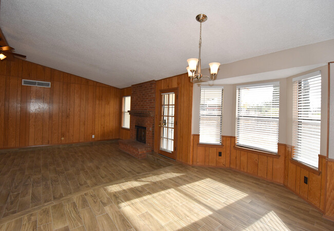 Building Photo - 11234 Red Hawk Ln