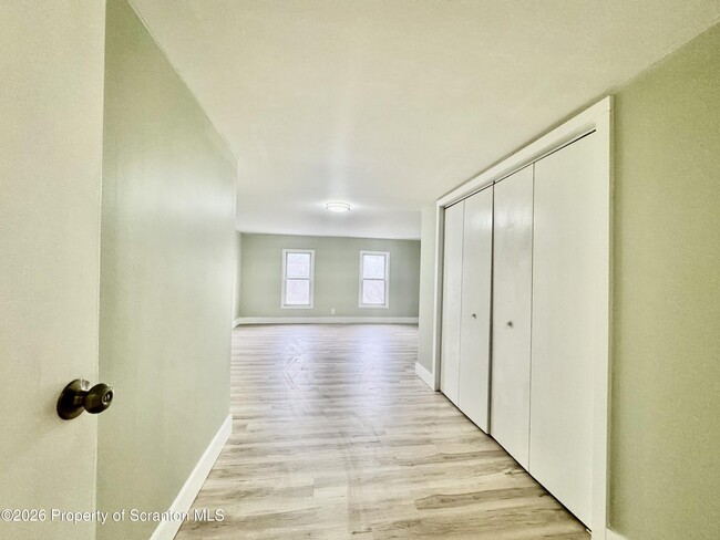 Building Photo - 1746 Bloom Ave