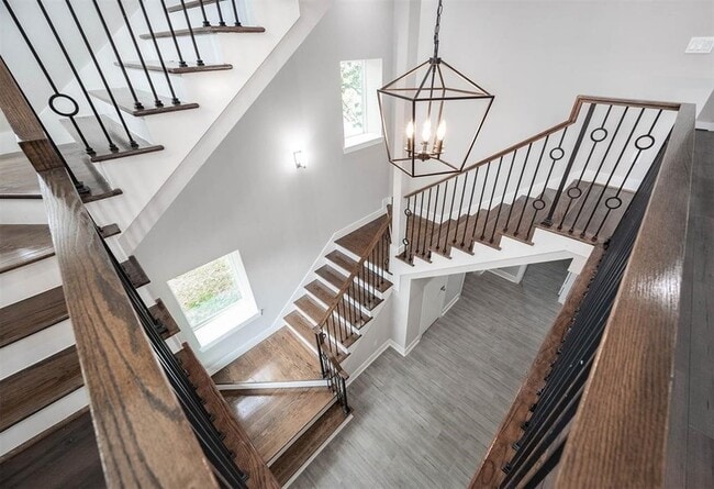 Building Photo - 6403 Bowling Green St