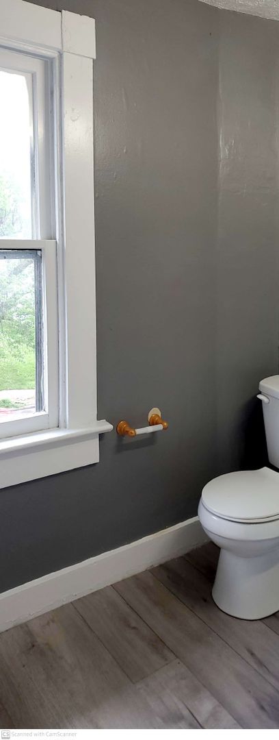 Building Photo - HALF OFF 2nd month rent! Beautiful 3 bed 1...