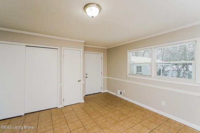 Building Photo - 4200 Berkshire Ave