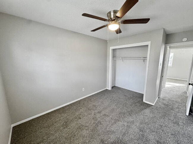 Building Photo - 1742 E Holmes Rd