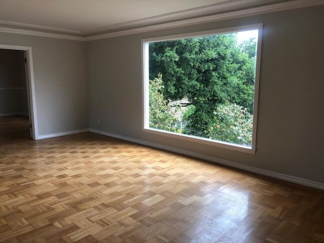 Building Photo - 130 El Bonito Way