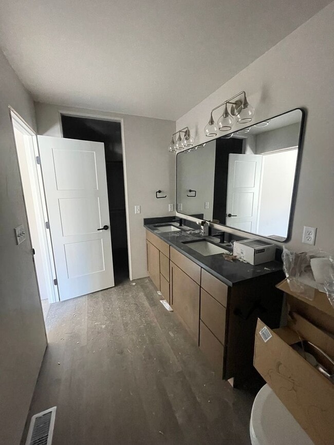 Building Photo - 7404 N Paw St