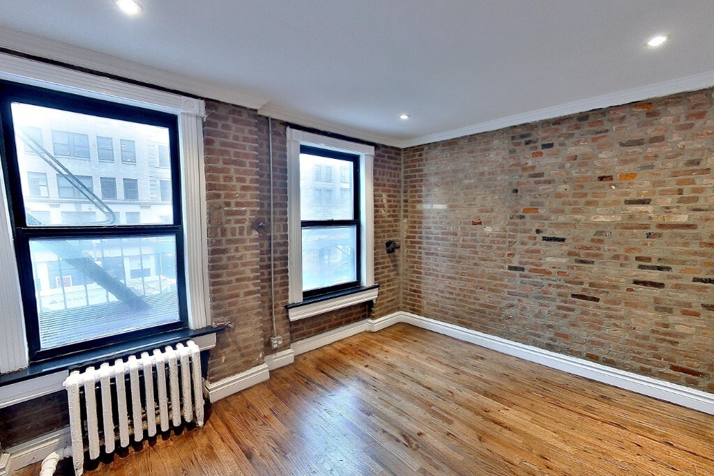 Building Photo - 221 E 23rd St