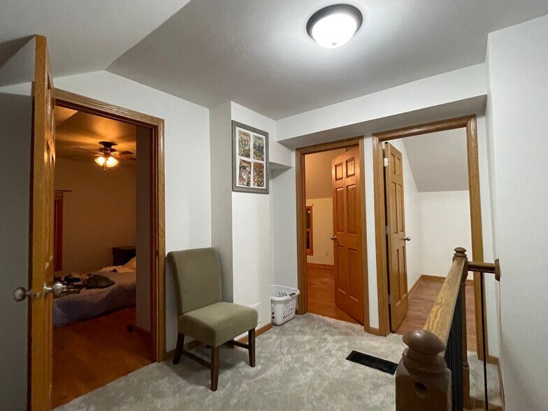 Building Photo - 329 W Main St