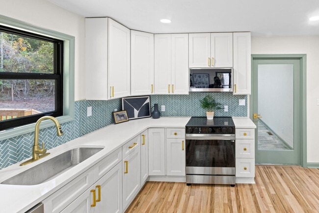 Building Photo - 2066 Tallavana Trail