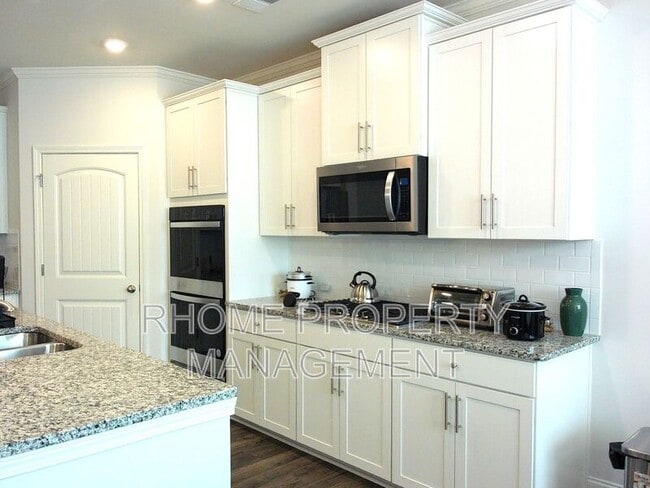 Building Photo - 9926 Stretford Rd