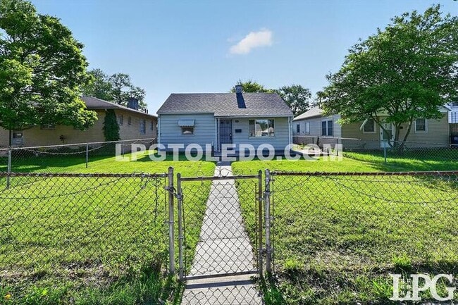 Building Photo - 5207 Bennett Rd
