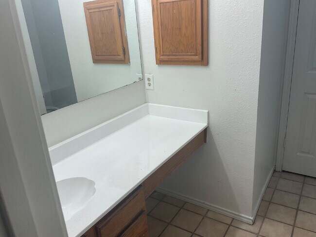 Building Photo - Large beautiful home for rent