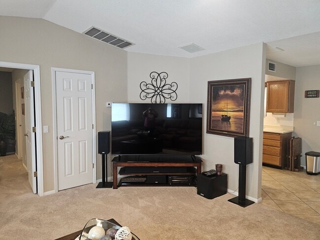 Building Photo - Fully Furnished Summer Rental