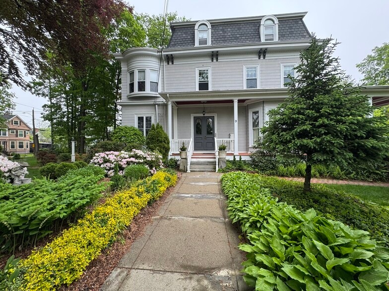 Building Photo - 9 Highland Ave