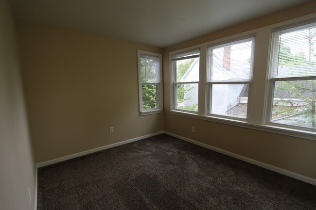 Building Photo - 421 S Garfield Ave