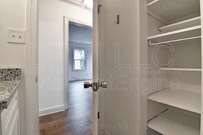 Building Photo - 175 N Jane St