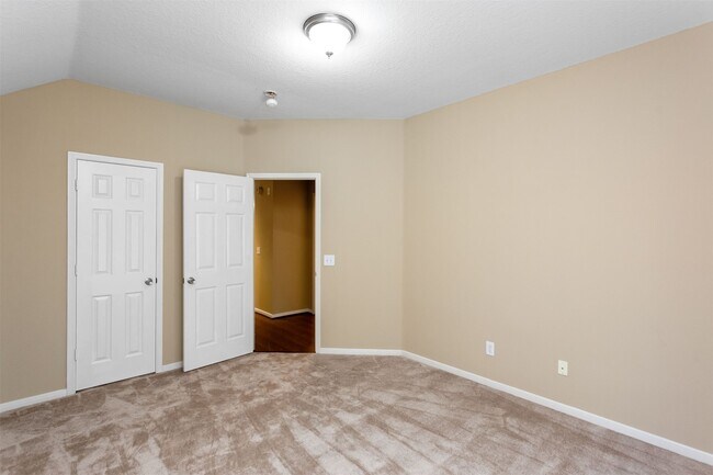 Building Photo - 9818 Mossy Tree Ln