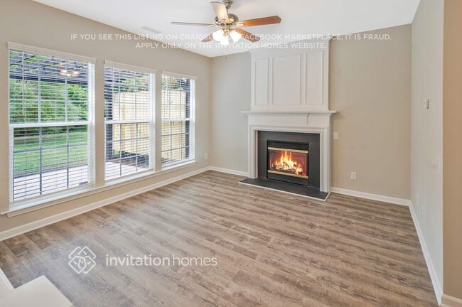 Building Photo - 10437 Roundleaf Dr