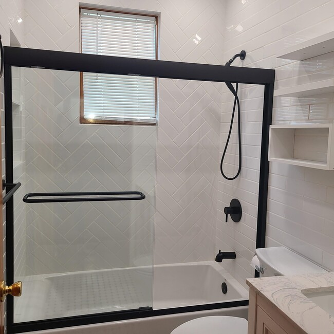 Building Photo - 561 AVENUE E