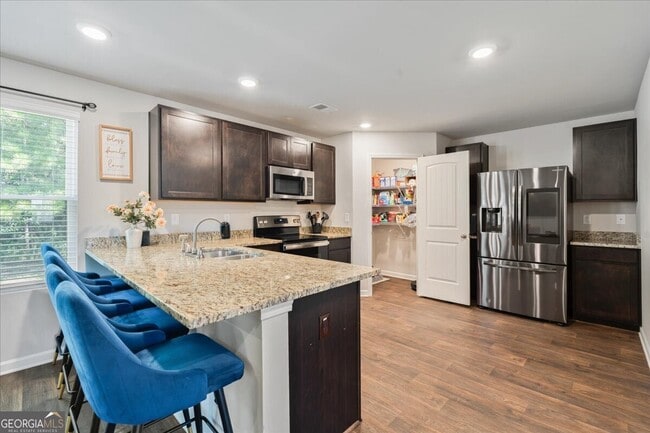 Building Photo - 191 Goodall Woods Dr