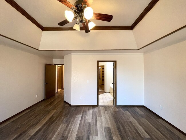 Building Photo - Welcome to this beautiful 4-bedroom, 3-bat...