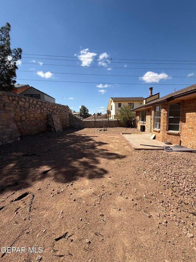 Building Photo - 1670 Jones Ln