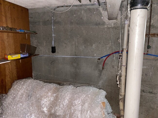 Building Photo - 43-45 Hall Avenue - 45