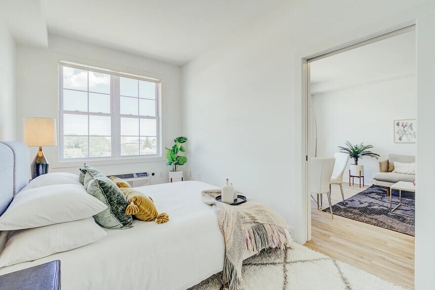 Building Photo - 520 Cliff St