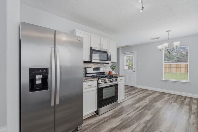 Building Photo - 1427 Hade Falls Ln