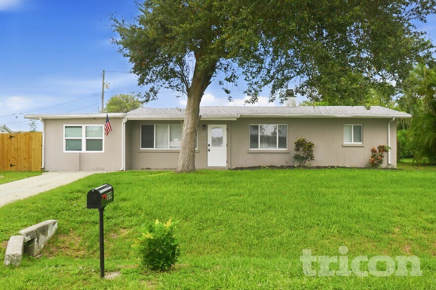 Building Photo - 320 Rigel Rd