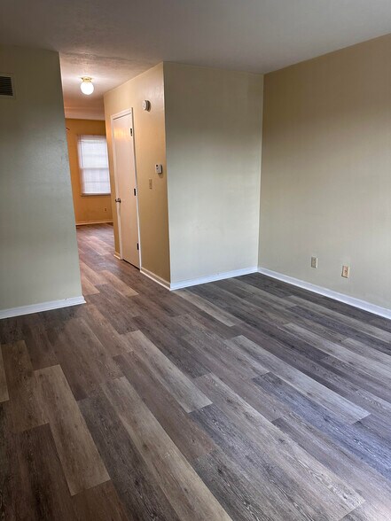 Building Photo - 741 Ridgeview Dr