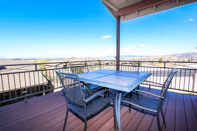 Building Photo - Furnished Home in Willow Hills