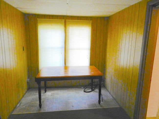 Building Photo - 1730 Willow Ave