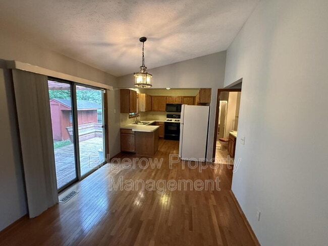 Building Photo - 1662 Klaver St SW