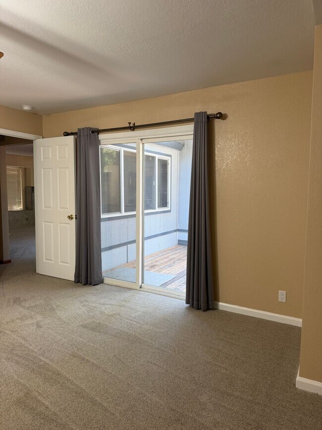 Building Photo - 26967 Meadowmont Dr