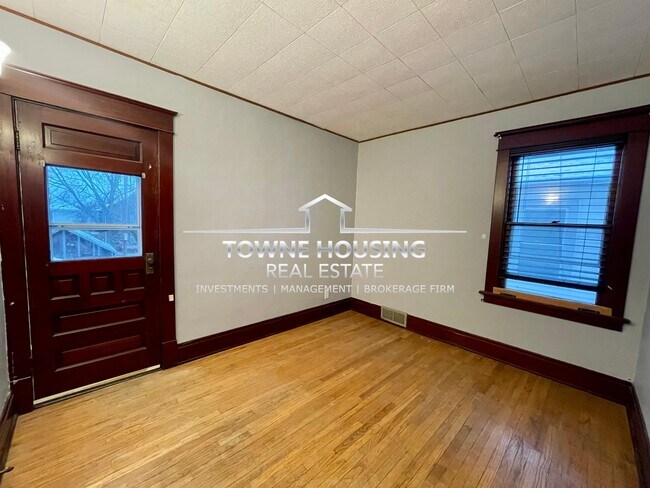 Building Photo - 418 Colvin Ave