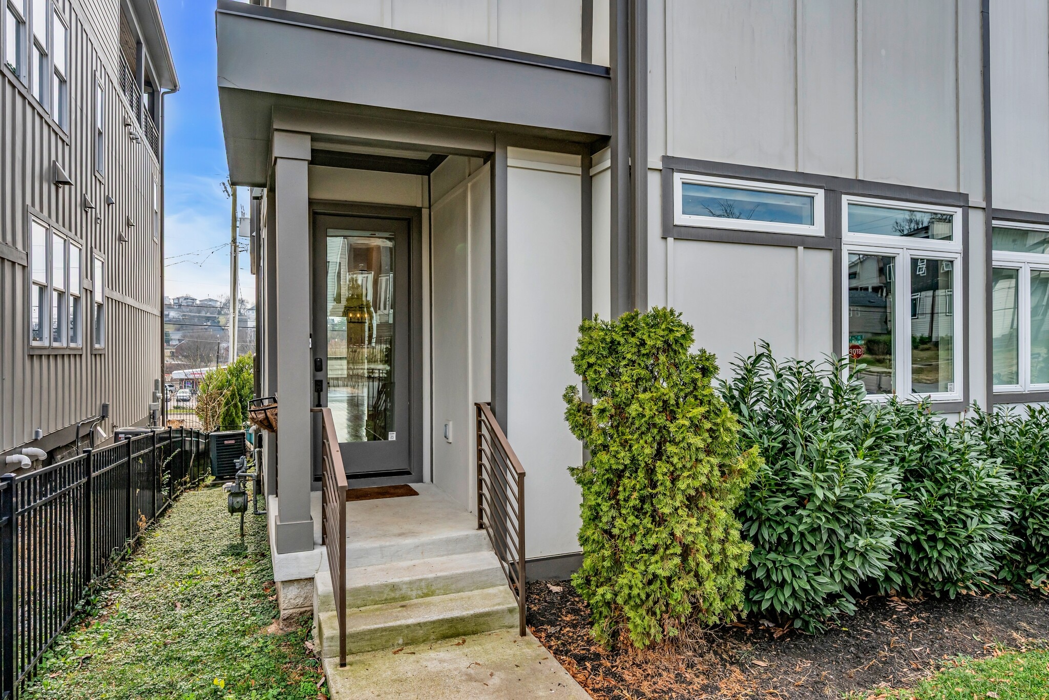 Building Photo - 3325 Felicia St