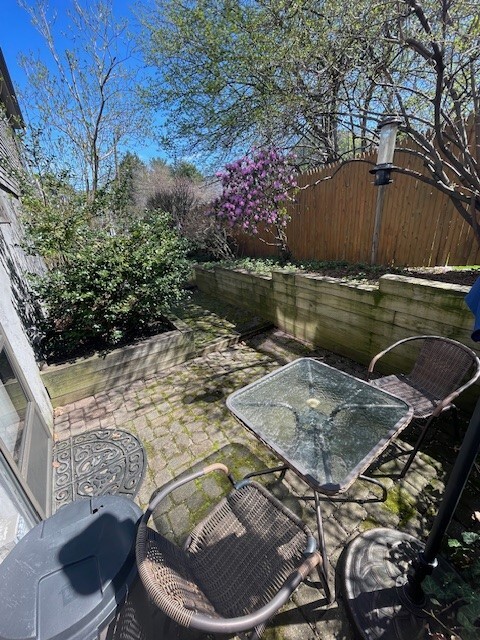 patio - 44 Lawrence Ln