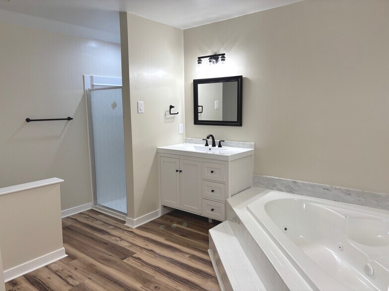 Building Photo - 106 Remington Ct